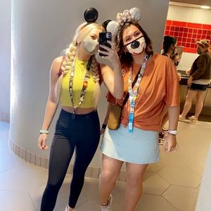 Lululemon cropped tank with built in bra